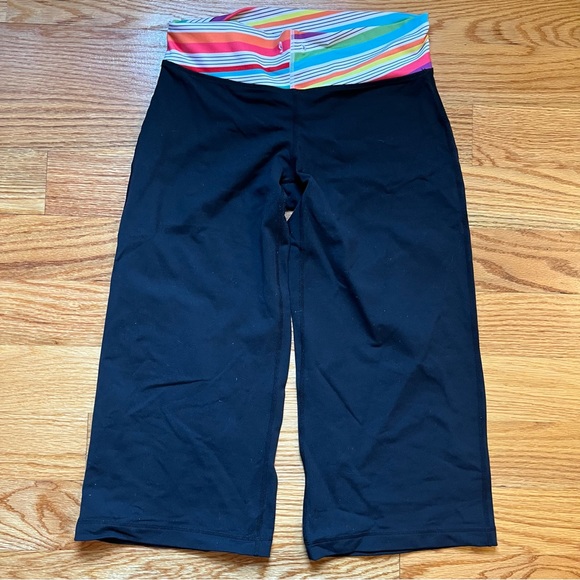 Lululemon black wide leg crop pants with multicolored waistband - Picture 1 of 4